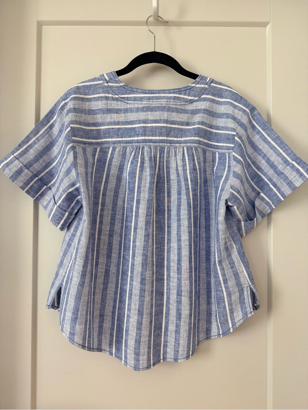 Pilcro Blue and White Striped Woven V-Neck Short Sleeve Henley (Anthropologie) - Picture 4 of 7